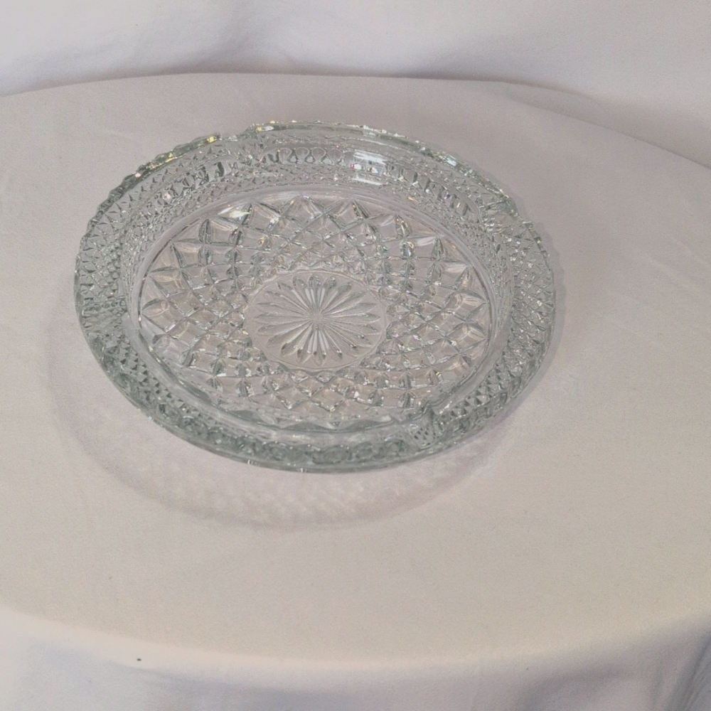 Anchor Hocking Wexford Clear Round Glass Cigar Ashtray Measures 8.5" diameter